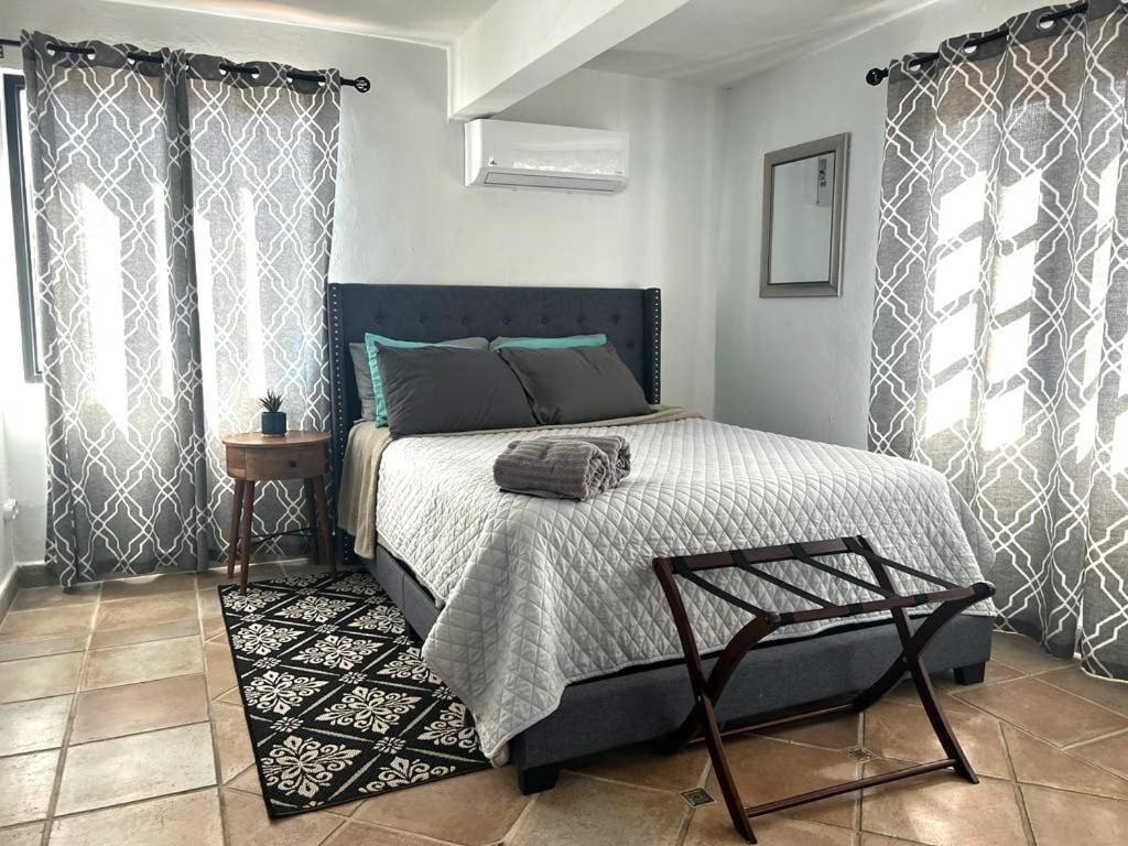 4 Bedroom Kikita Beach Villa Oceanfront W Pool Дорадо Екстериор снимка