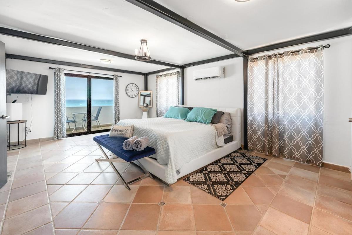 4 Bedroom Kikita Beach Villa Oceanfront W Pool Дорадо Екстериор снимка